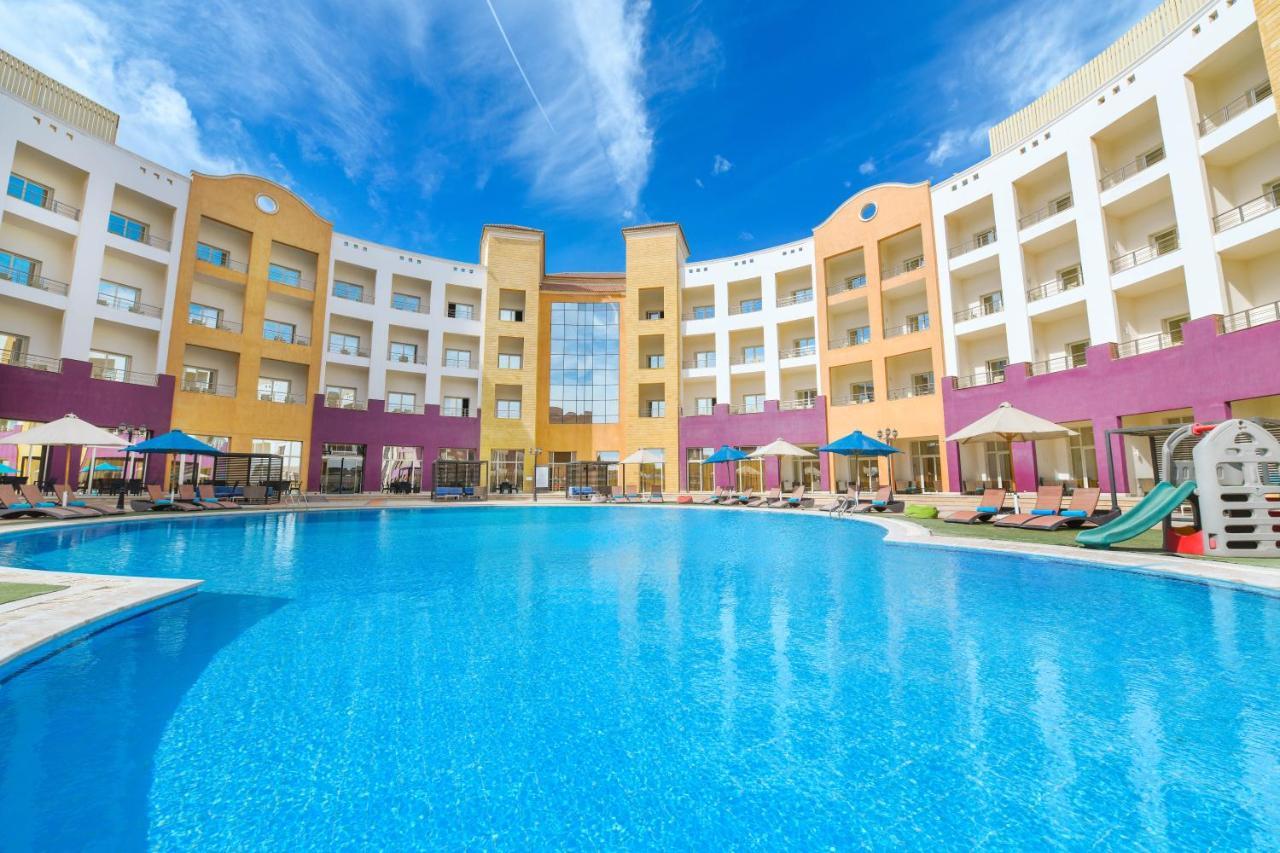 Tolip Family Park Hotel Kairo Exterior foto The swimming pool at the hotel