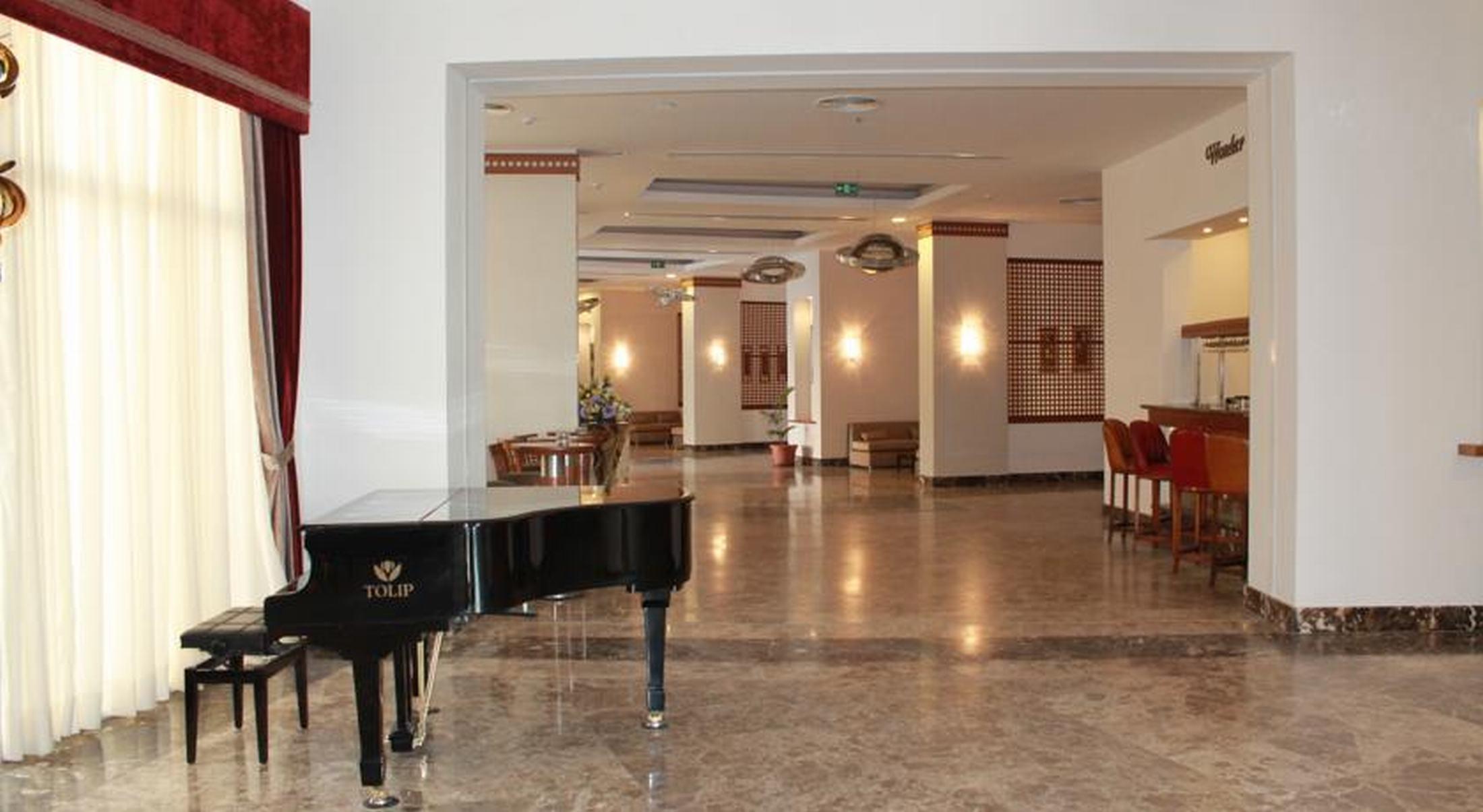 Tolip Family Park Hotel Kairo Exterior foto Lobby