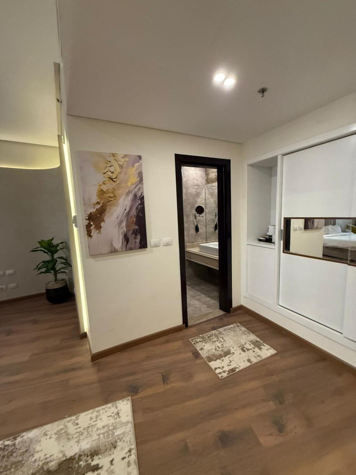 Tolip Family Park Hotel Kairo Exterior foto A modern interior door