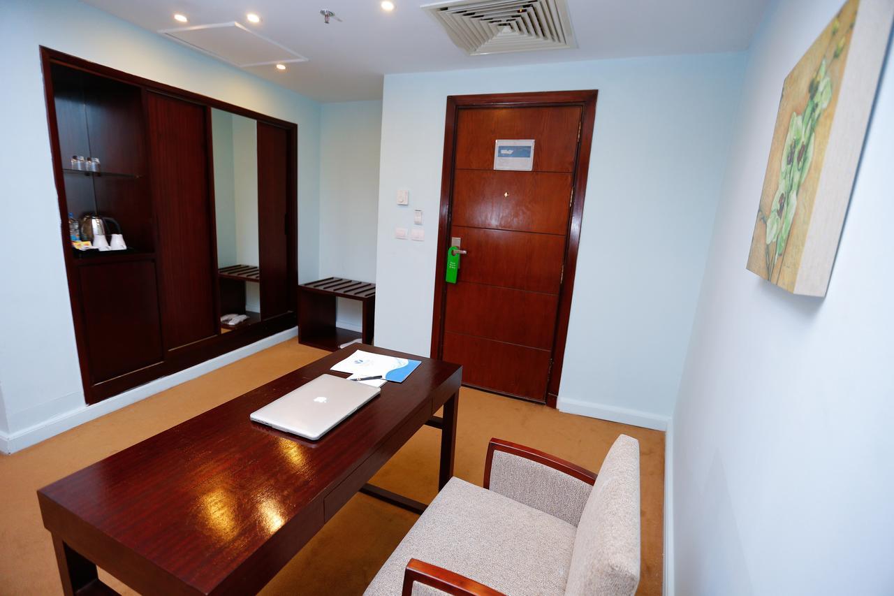 Tolip Family Park Hotel Kairo Exterior foto A room at the hotel