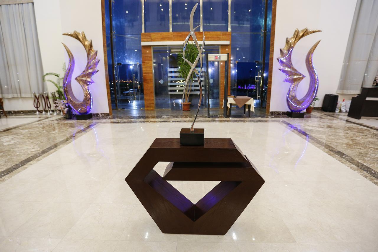 Tolip Family Park Hotel Kairo Exterior foto The lobby of the hotel