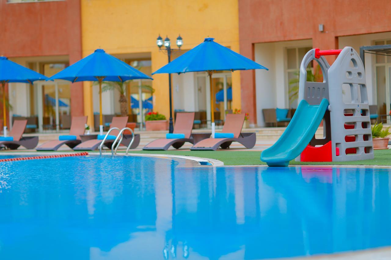 Tolip Family Park Hotel Kairo Exterior foto The pool at the hotel